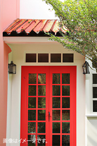 レッド　赤　ドア塗装イメージ　カラフルなドア。