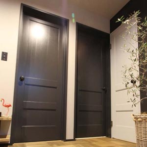 和風ドア(レッドパイン)の施工イメージ02