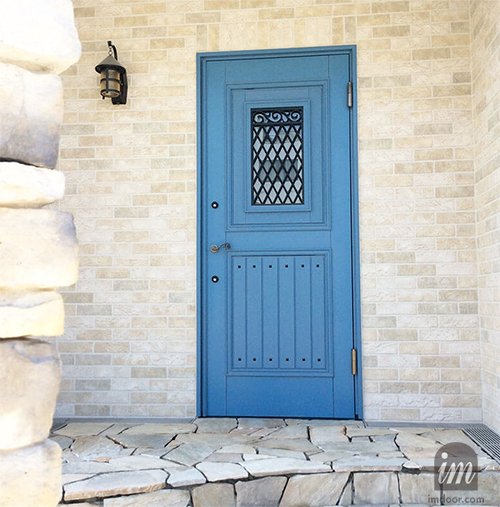 おしゃれなブルーの日本製玄関ドア